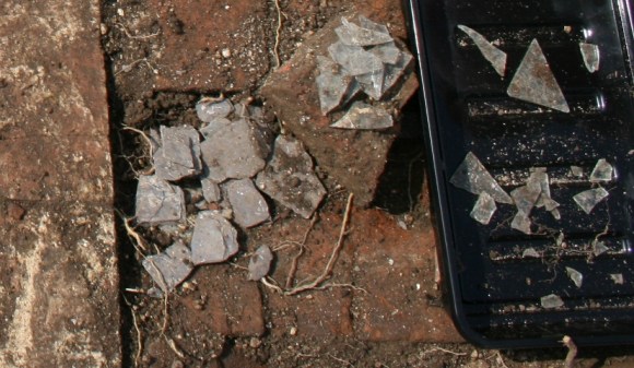 Window glass and slate finds from trench 1B