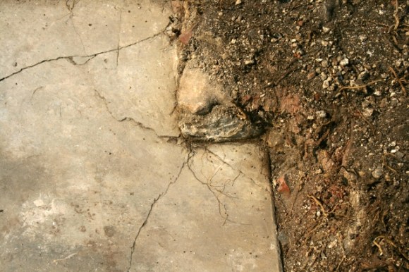 N end of toilet side door