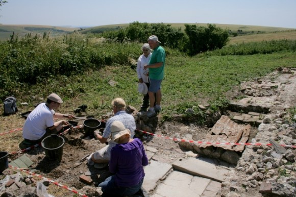 Former resident Reg Latham visits Newmarket Farm