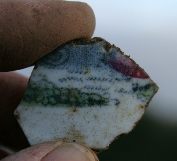 Decorated ceramic shard