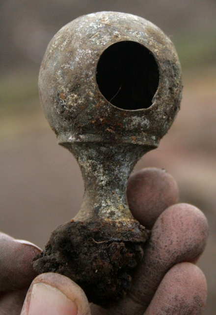 Copper alloy hollow knob with iron at base