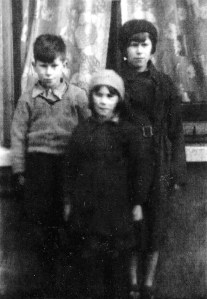 Phipps family children; Bob (Desmond), Lucy, Sylvia