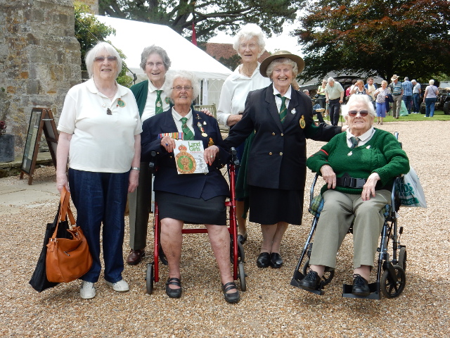 Five Land Girls and a Lumber Jill