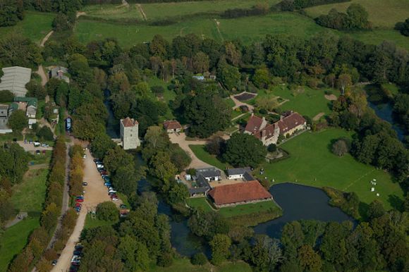 Michelham Priory and Barbican Tower By Barbara van Cleve (Own work) [CC BY-SA 3.0 (http://creativecommons.org/licenses/by-sa/3.0)], via Wikimedia Commons